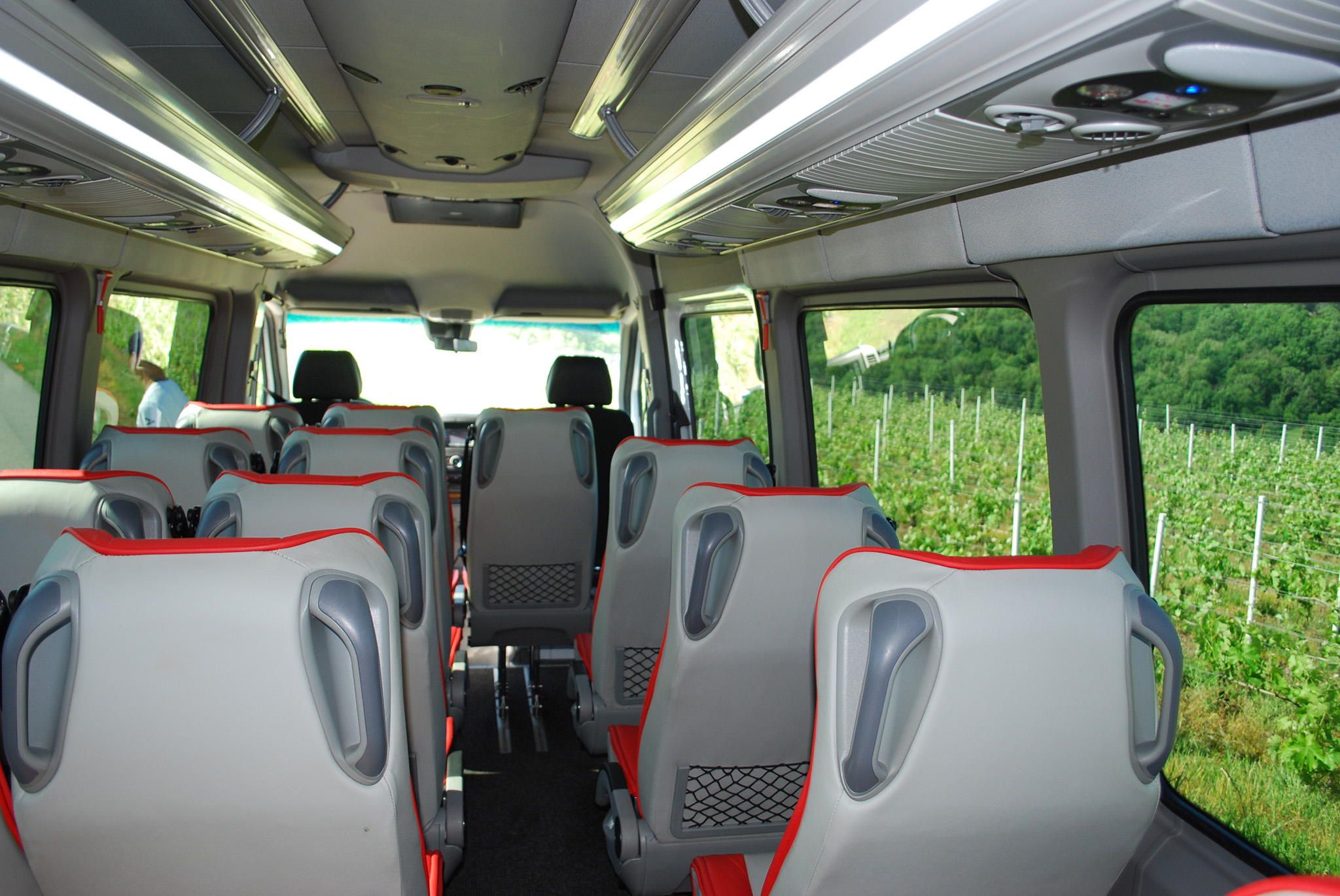 BUS STD LUXE MB BUS STD LUXE MB